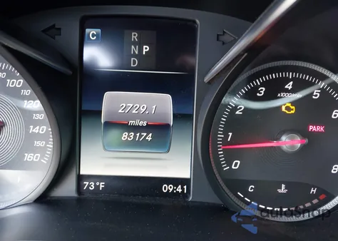 2018 Mercedes-Benz C 300 из США, поврежденный, VIN 55SWF4JBXJU276770